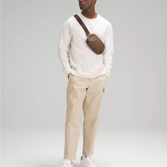 Lululemon Everywhere Belt Bag 1L in Java | Chocolate Brown - Picture 3 of 11